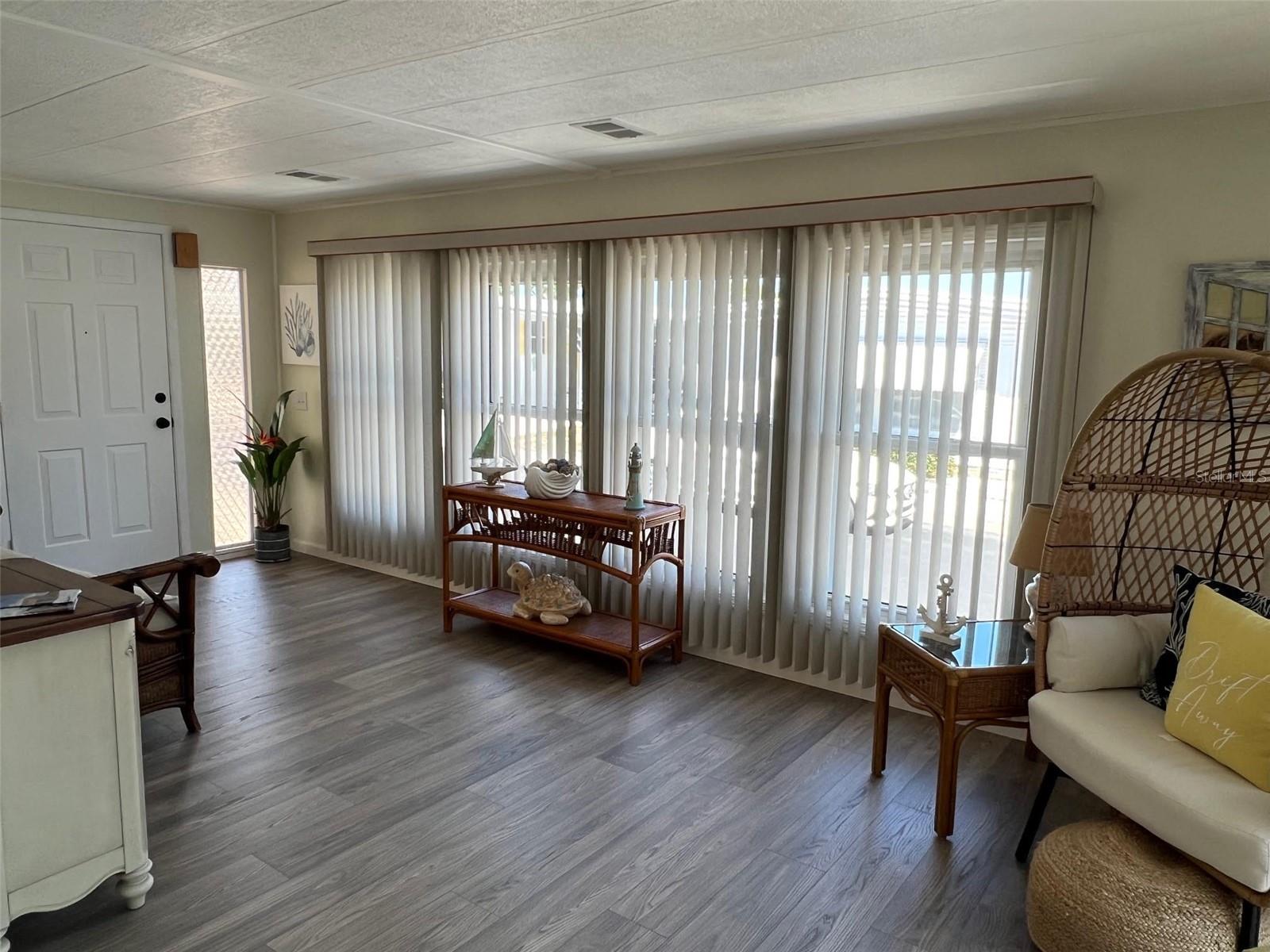 825 COCONUT PALM ST — photo 7