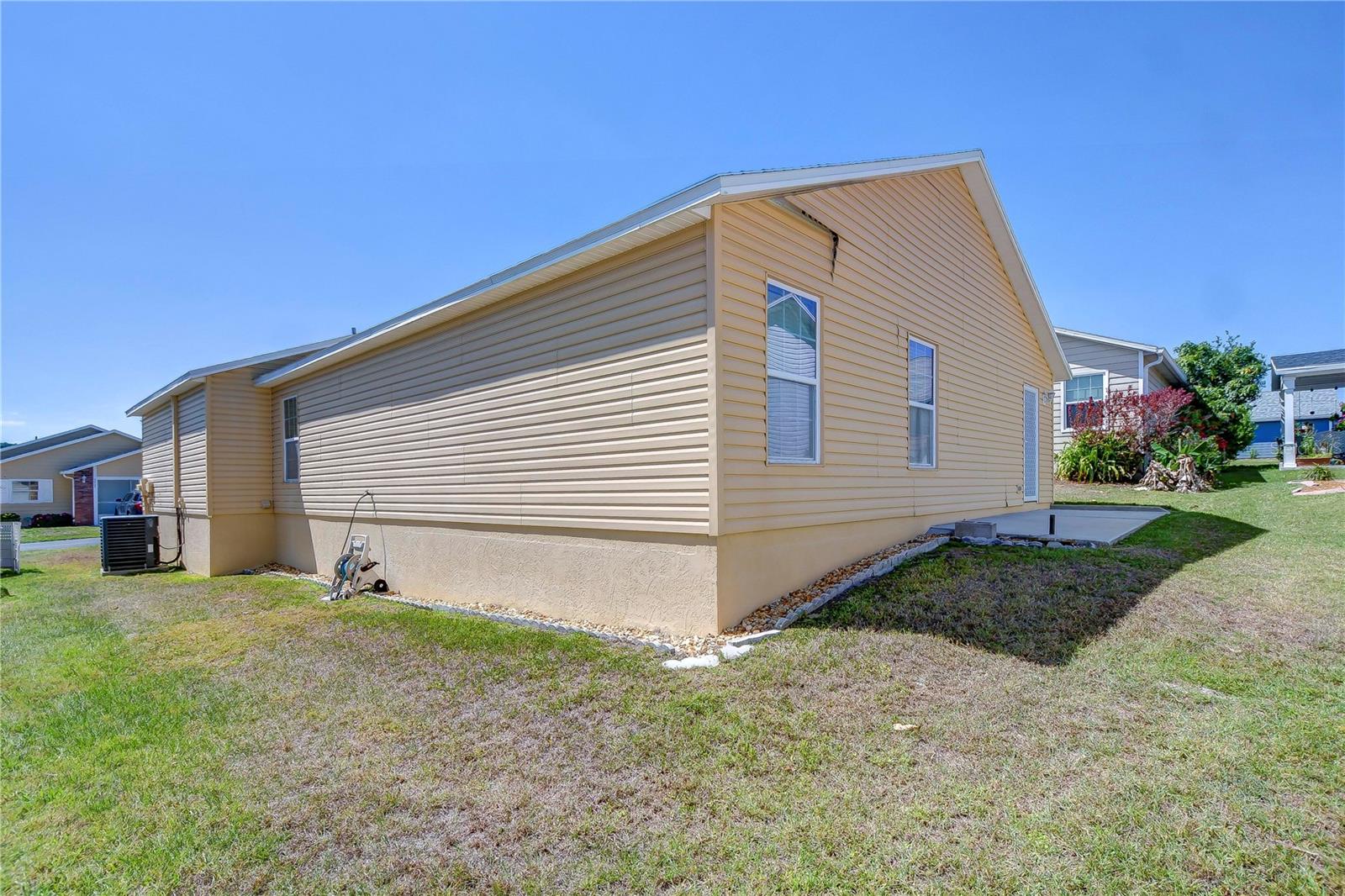 5906 GREENBRIAR CT — photo 28