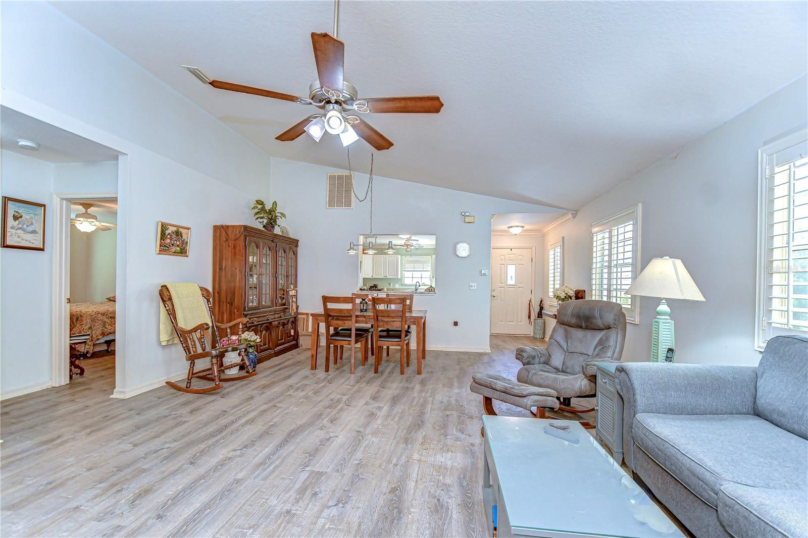 5906 GREENBRIAR CT — photo 11