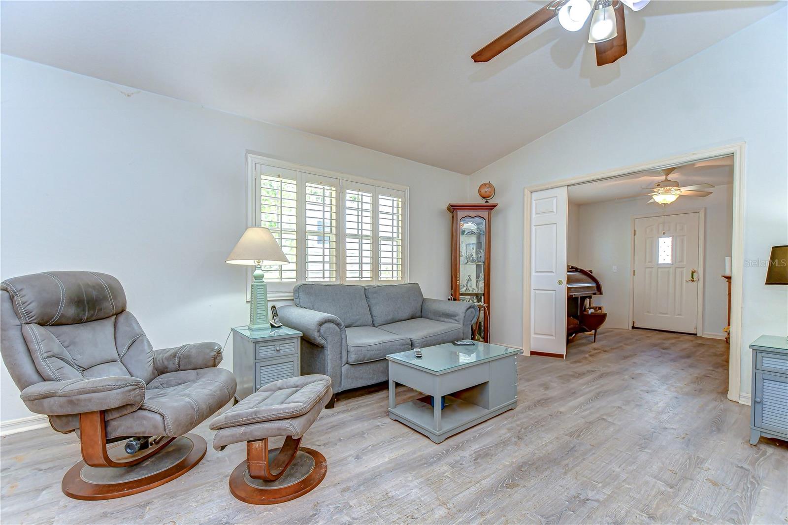 5906 GREENBRIAR CT — photo 3