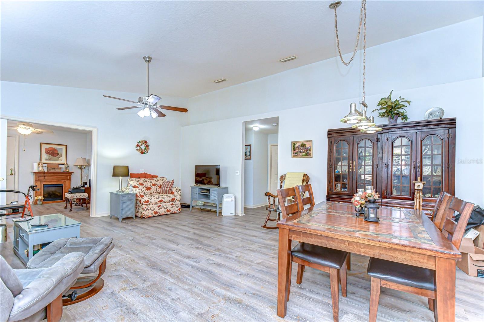 5906 GREENBRIAR CT — photo 10