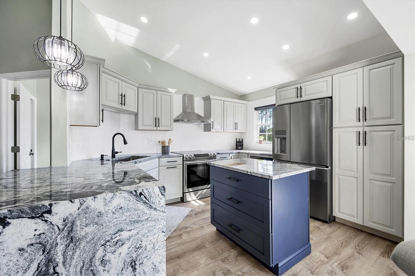 809 MONTROSE DR #203 — photo 5