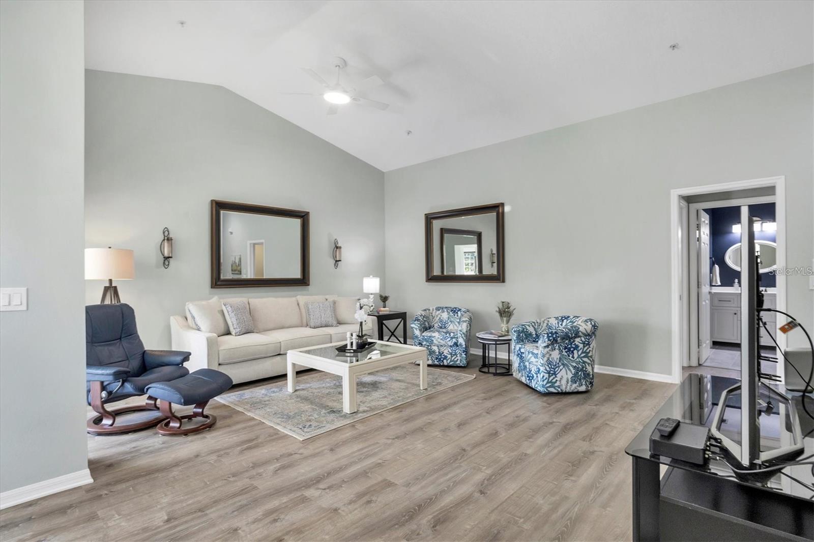 809 MONTROSE DR #203 — photo 13