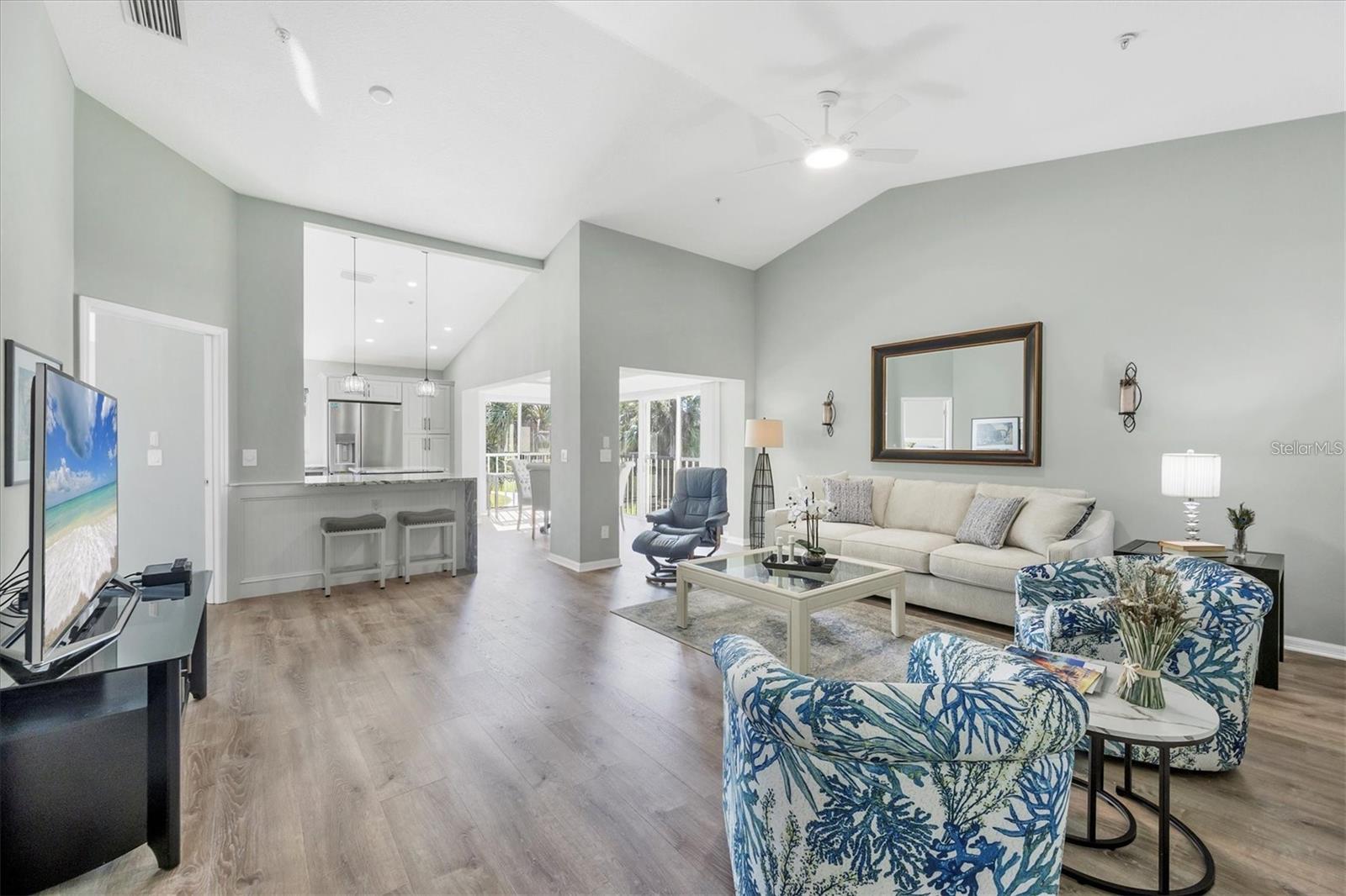 809 MONTROSE DR #203 — photo 4