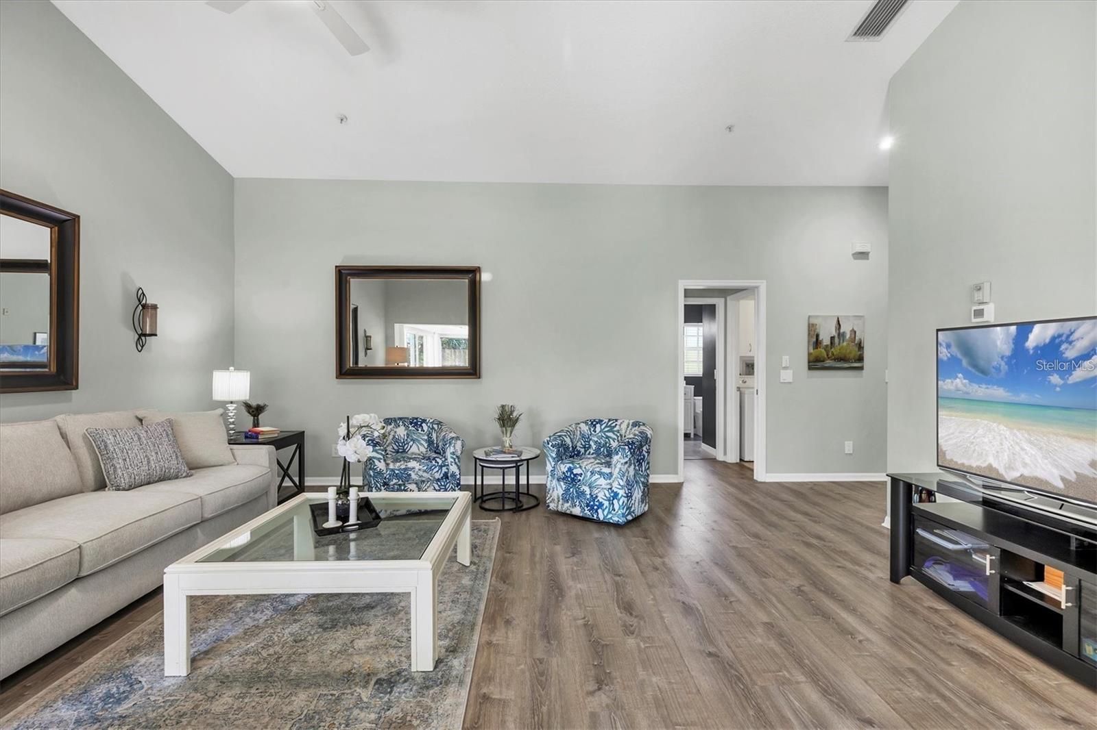 809 MONTROSE DR #203 — photo 15