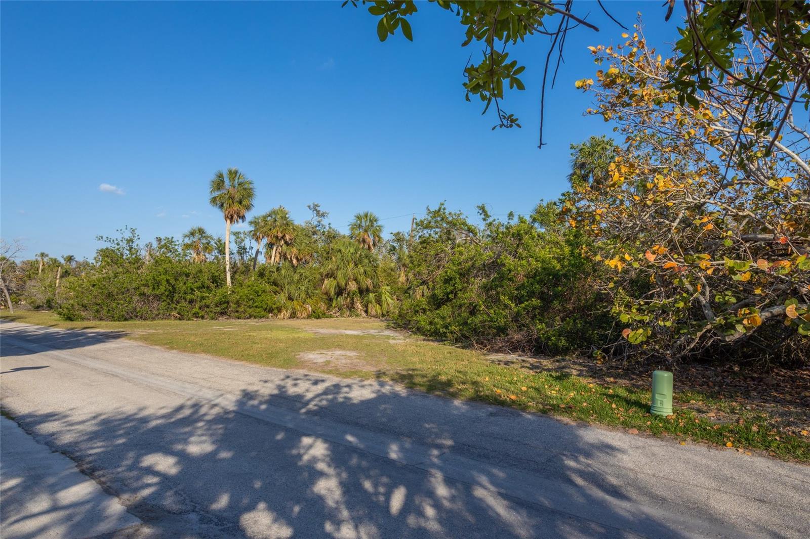 560 GULF BAY RD — photo 9
