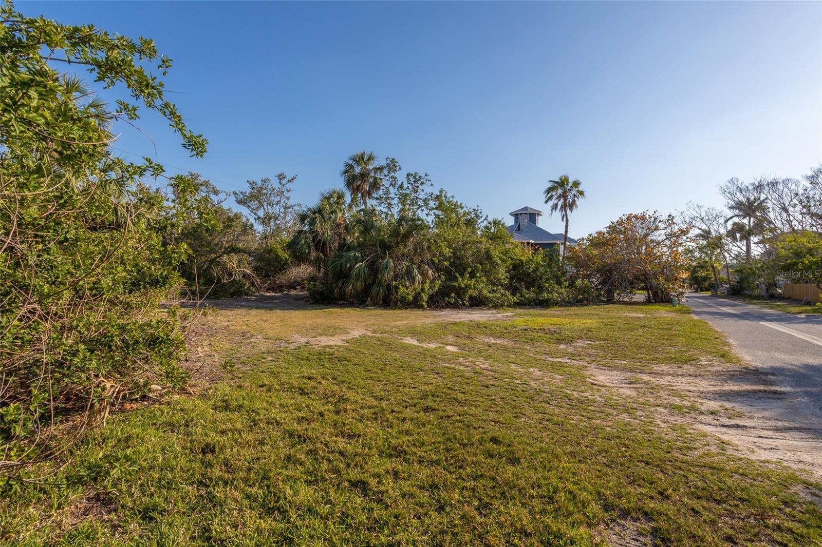 560 GULF BAY RD — photo 32
