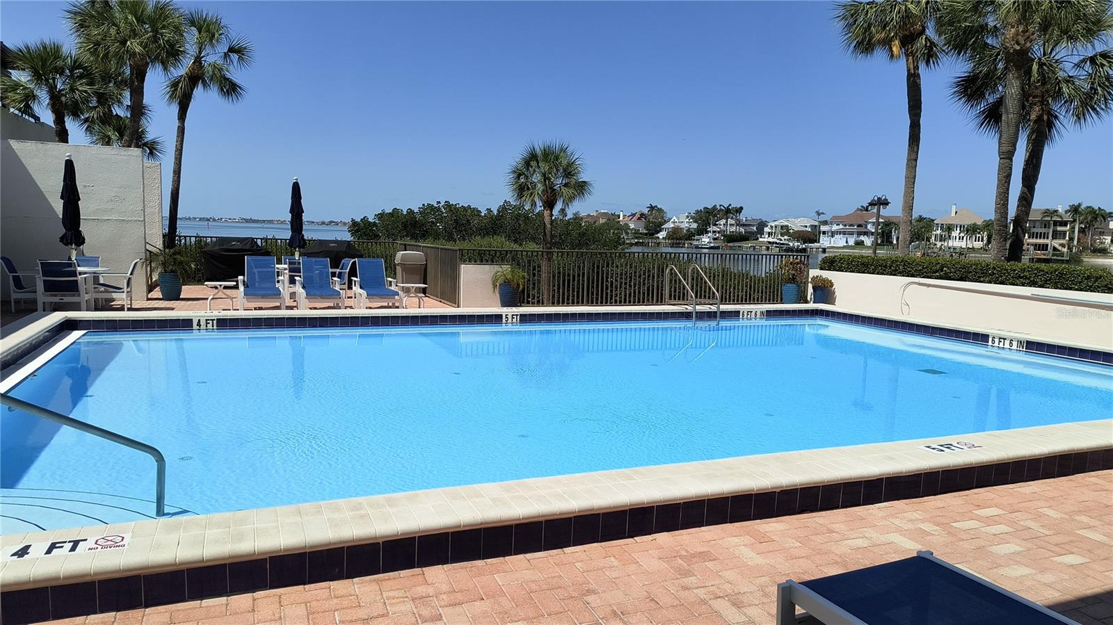 Home in BELLEAIR — photo 15