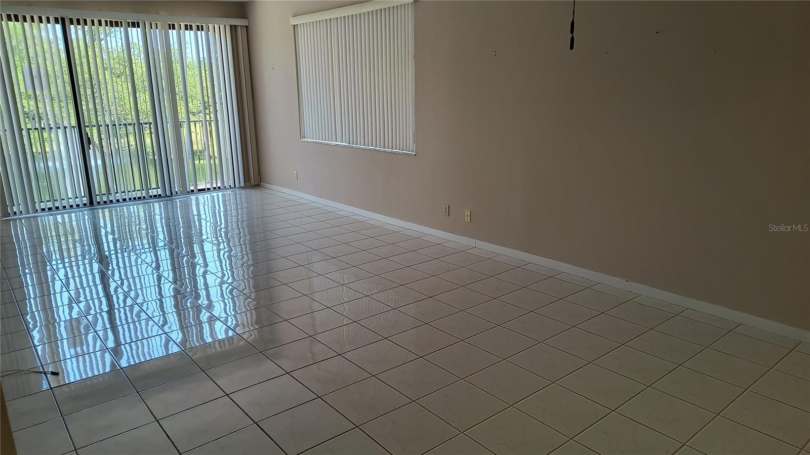 Home in BELLEAIR — photo 3