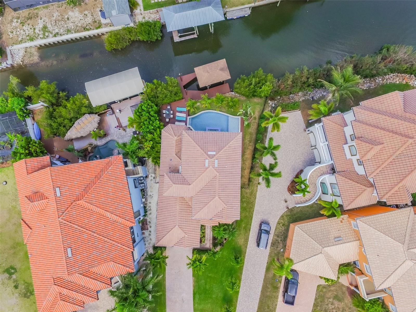 539 TREVISO DR — photo 30
