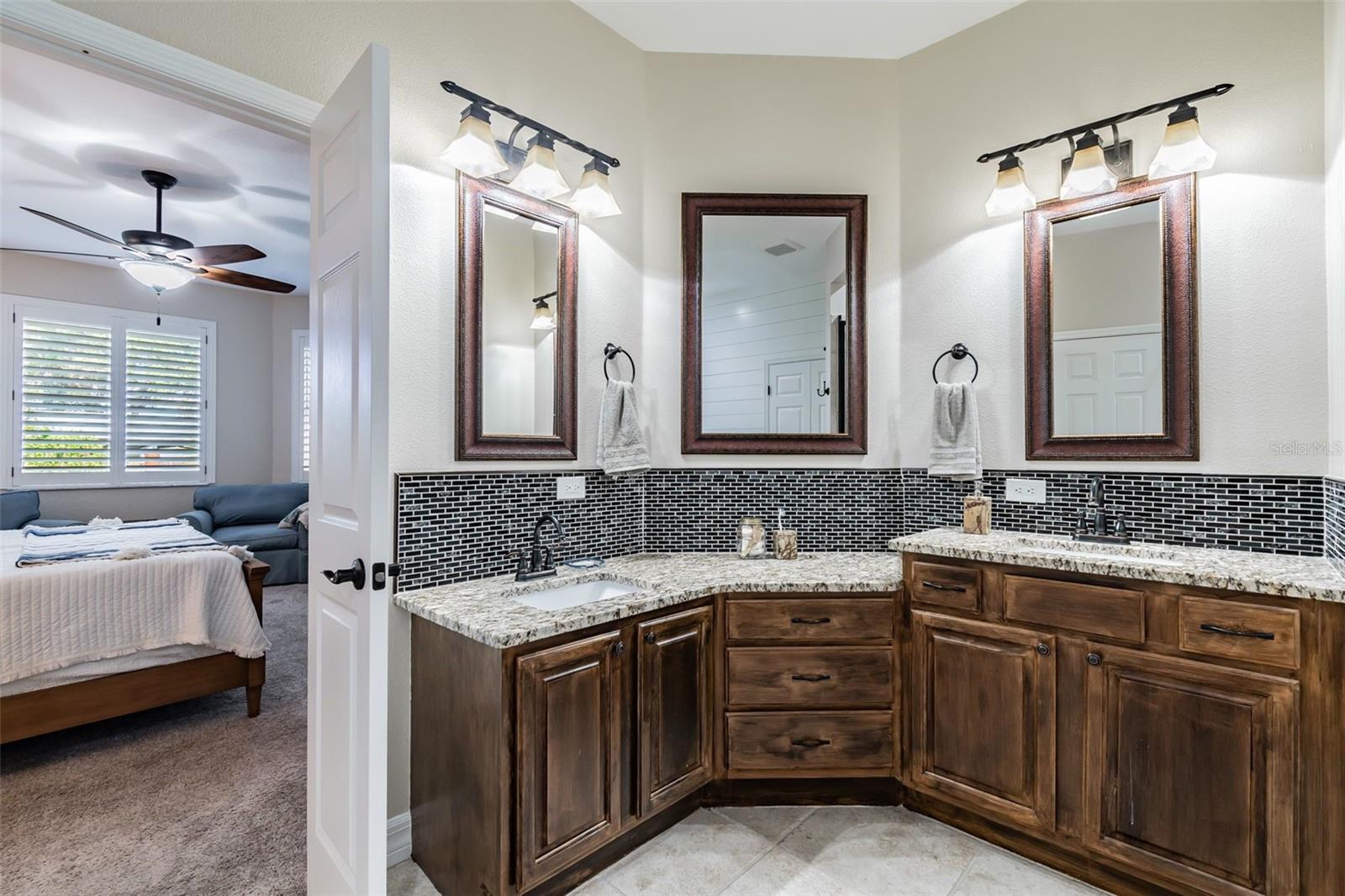 539 TREVISO DR — photo 15