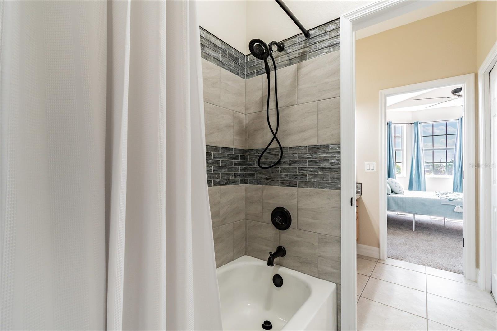 539 TREVISO DR — photo 23