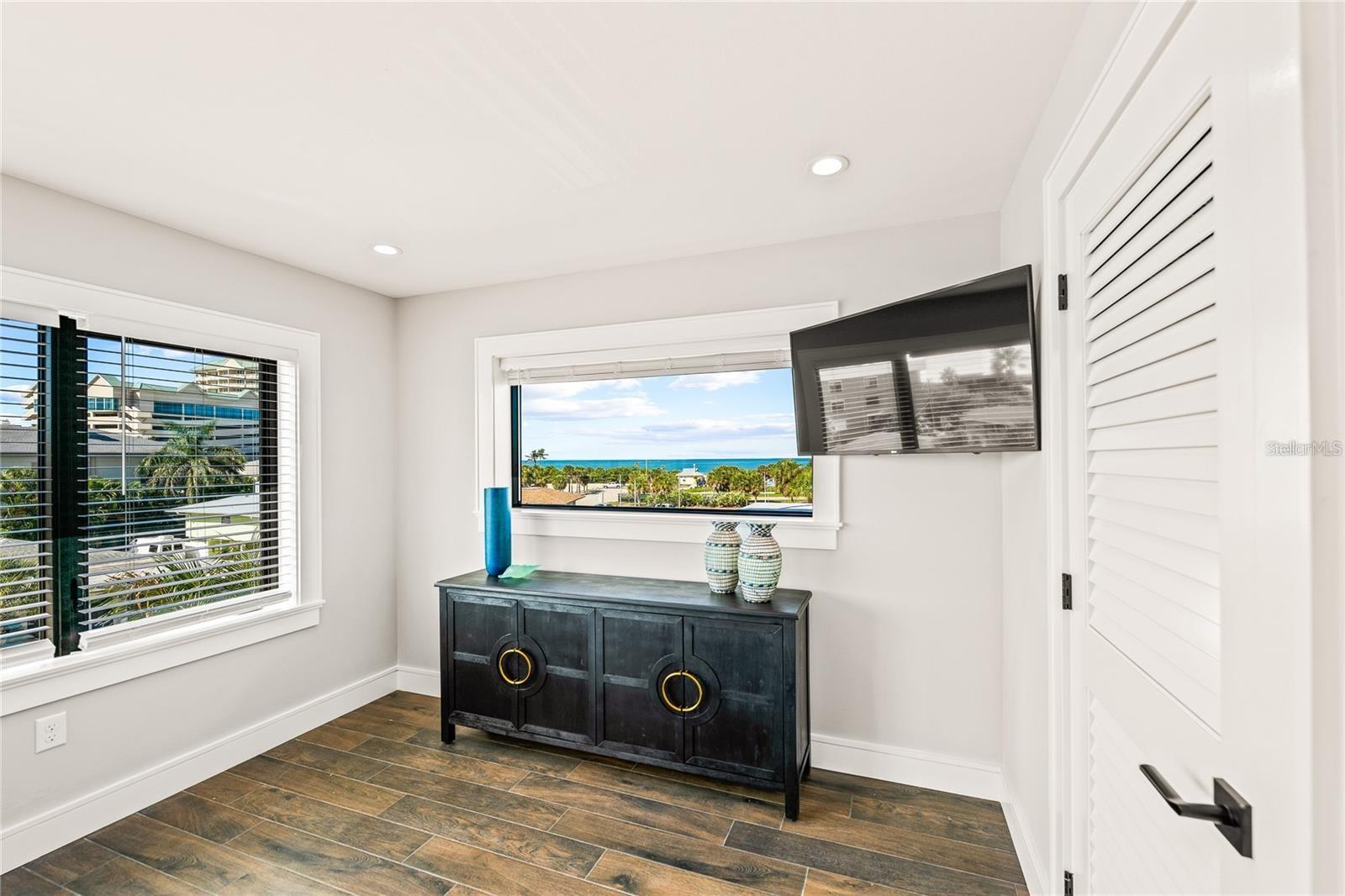 135 GRANT DR — photo 23