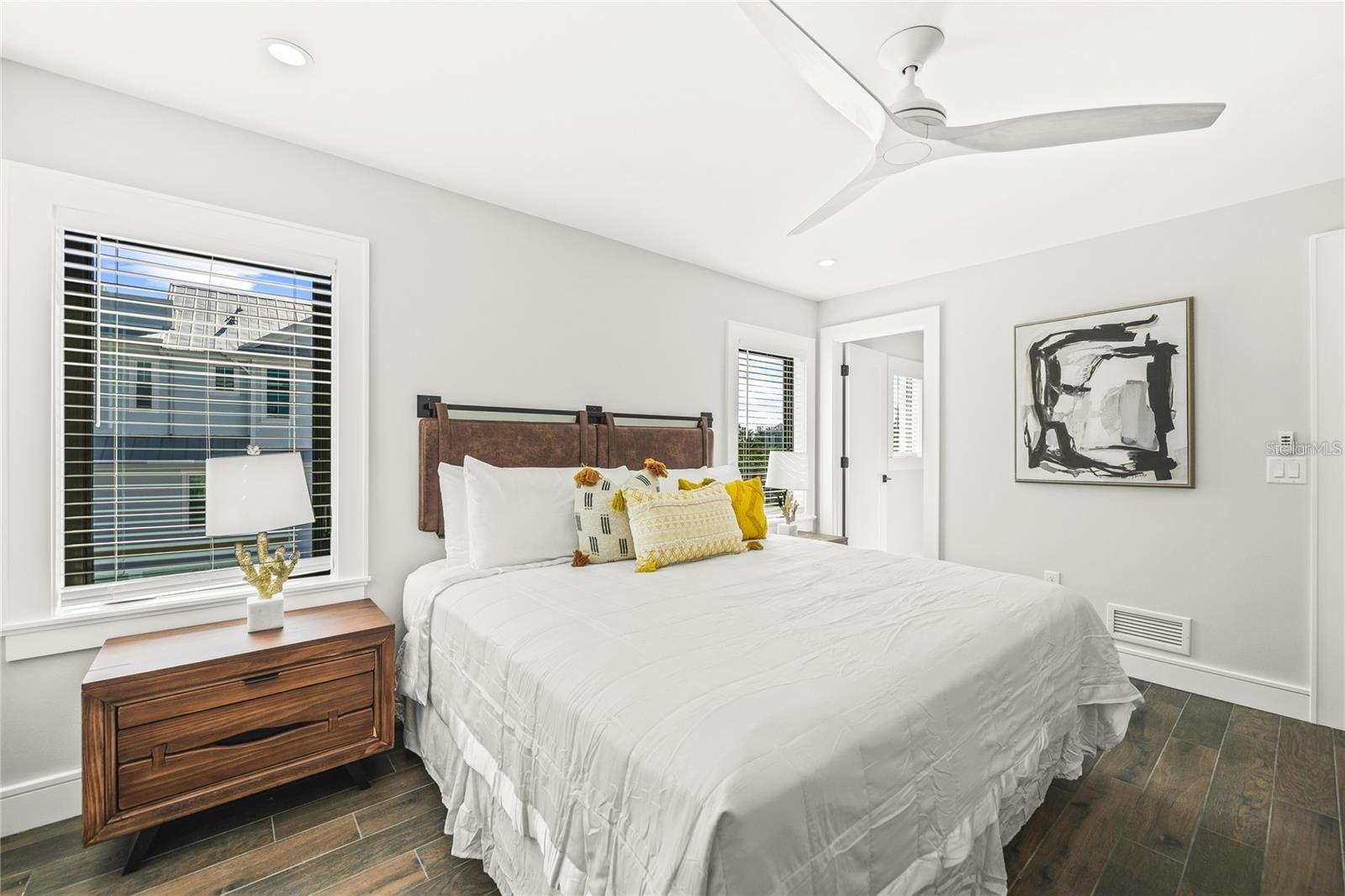 135 GRANT DR — photo 39