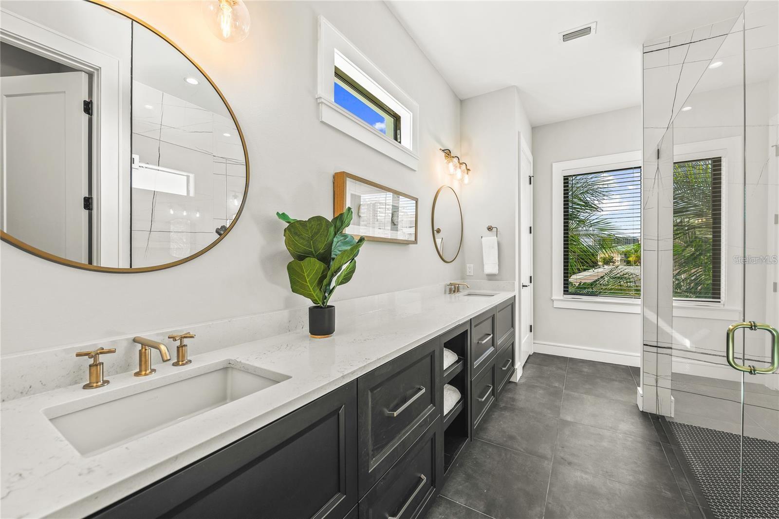 135 GRANT DR — photo 45