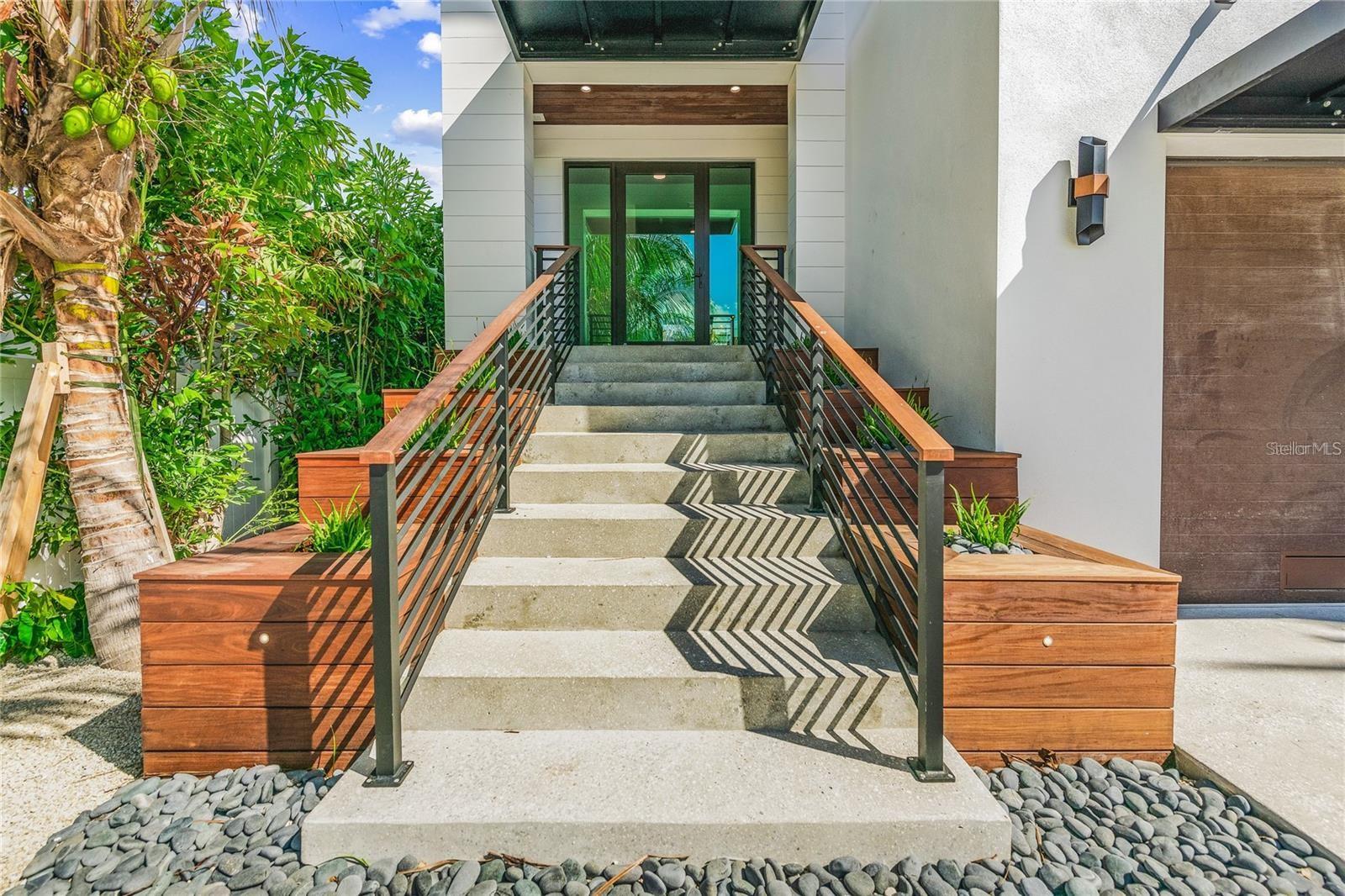 135 GRANT DR — photo 8