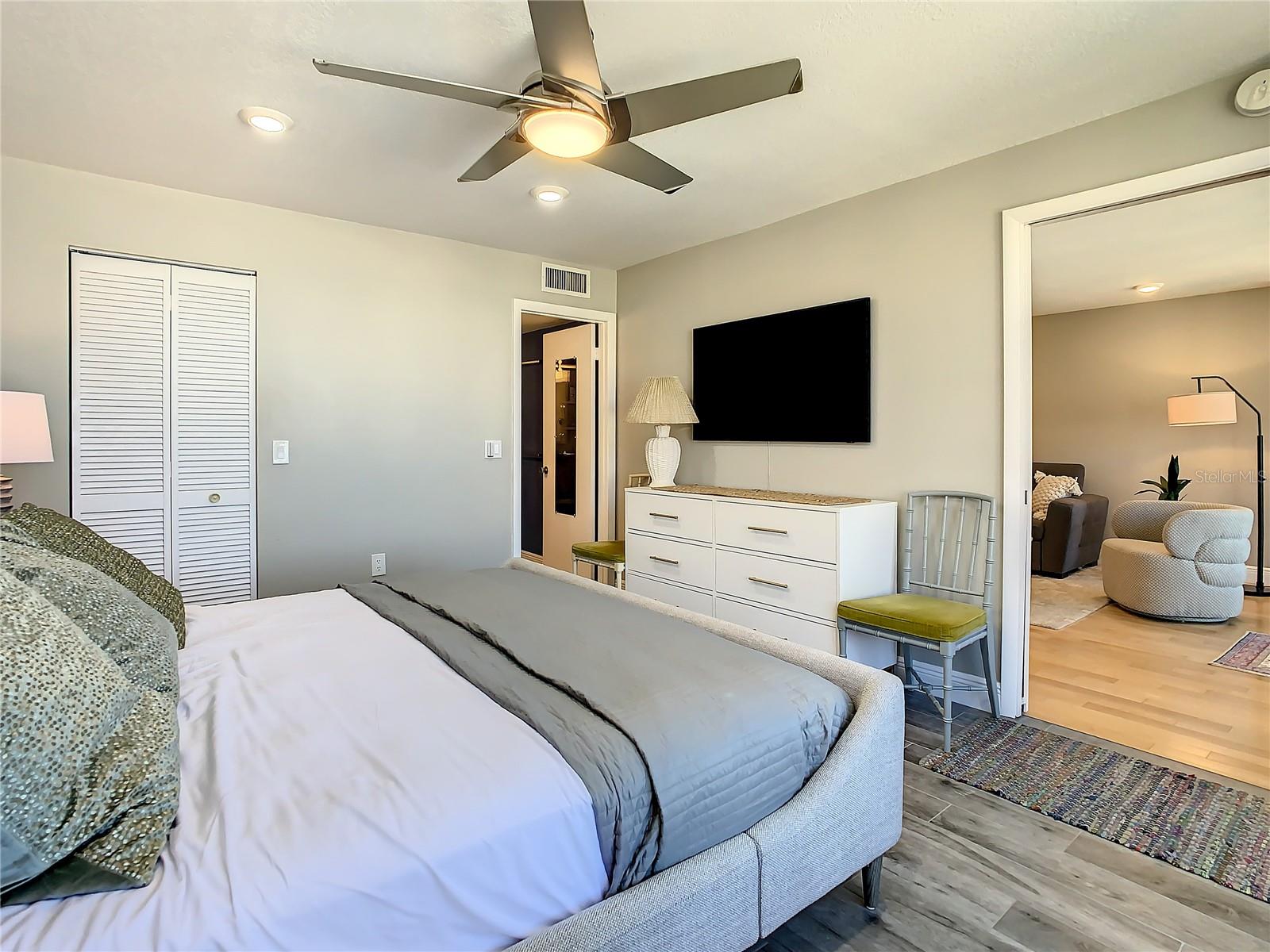 18304 GULF BLVD #516 — photo 32