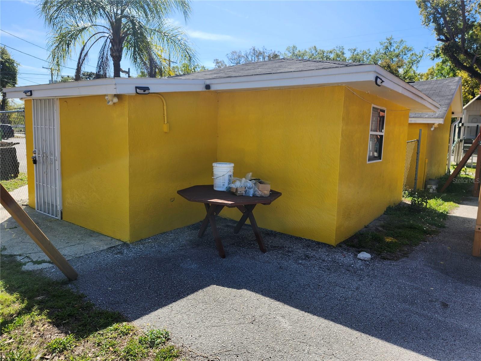 1901 W SLIGH AVE — photo 11