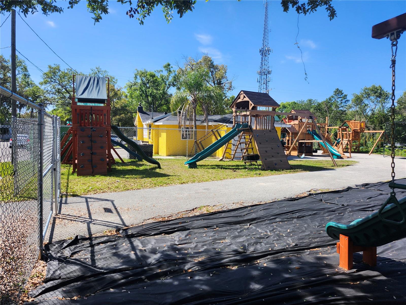 1901 W SLIGH AVE — photo 15