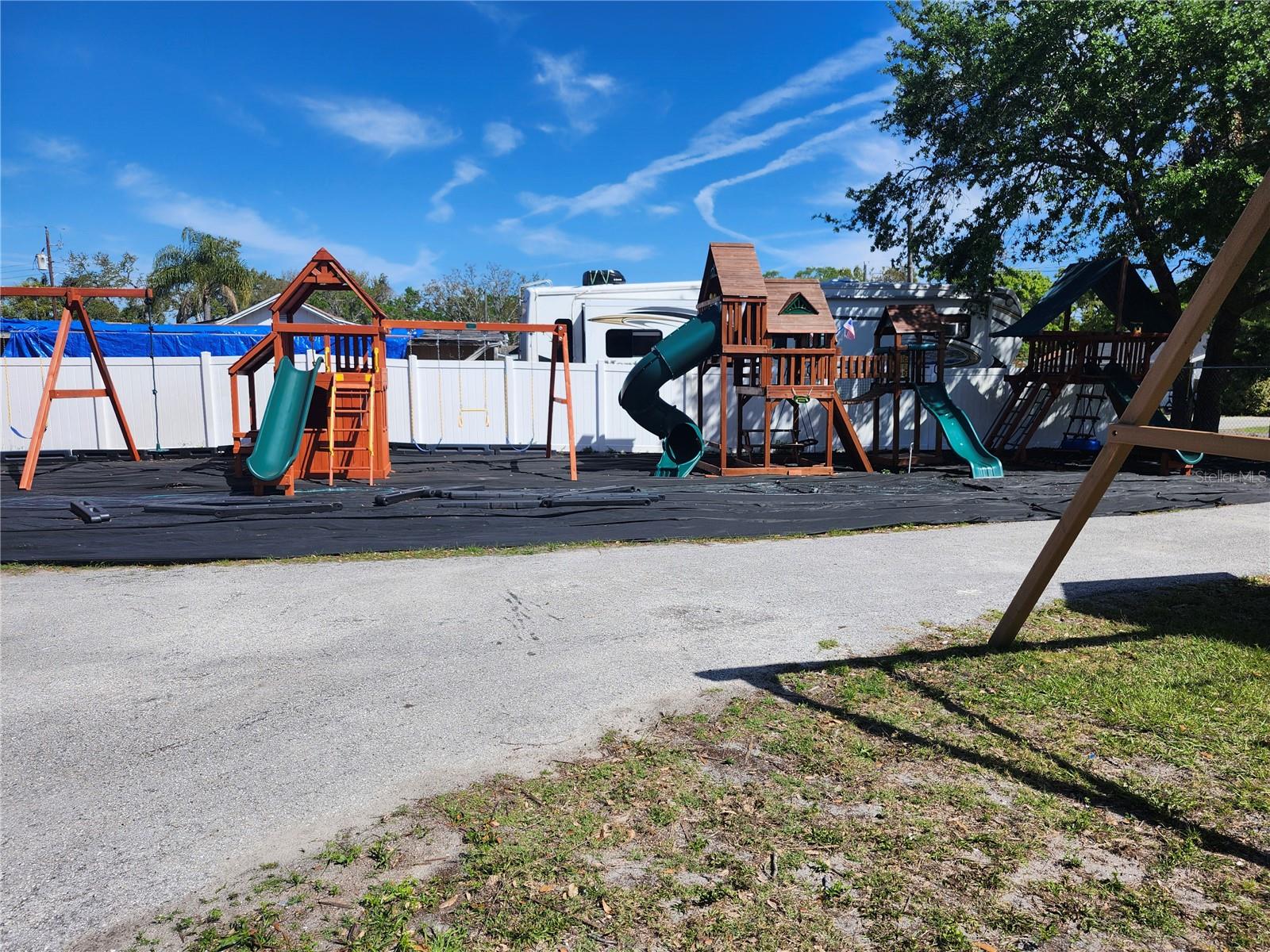 1901 W SLIGH AVE — photo 13