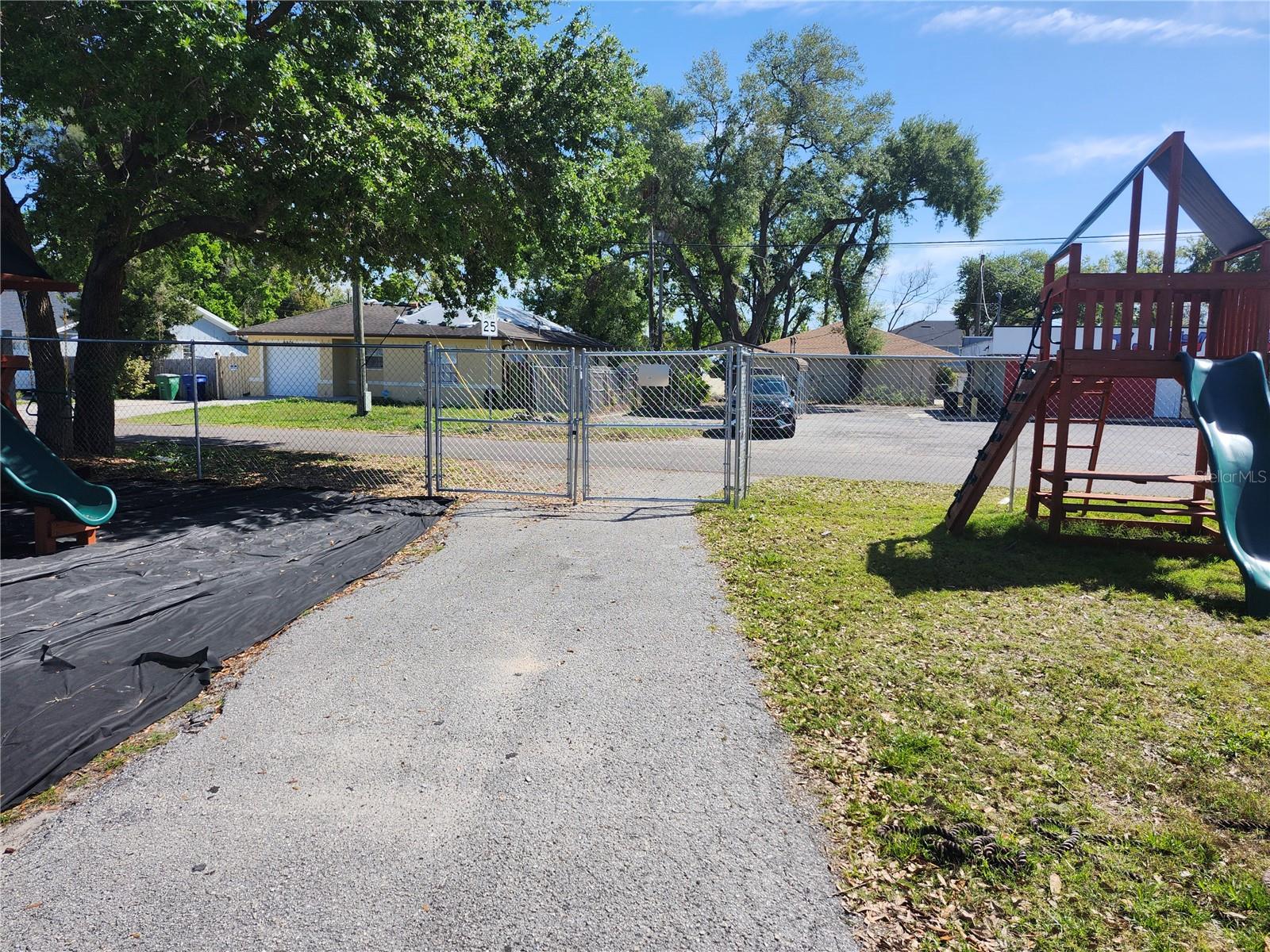1901 W SLIGH AVE — photo 14