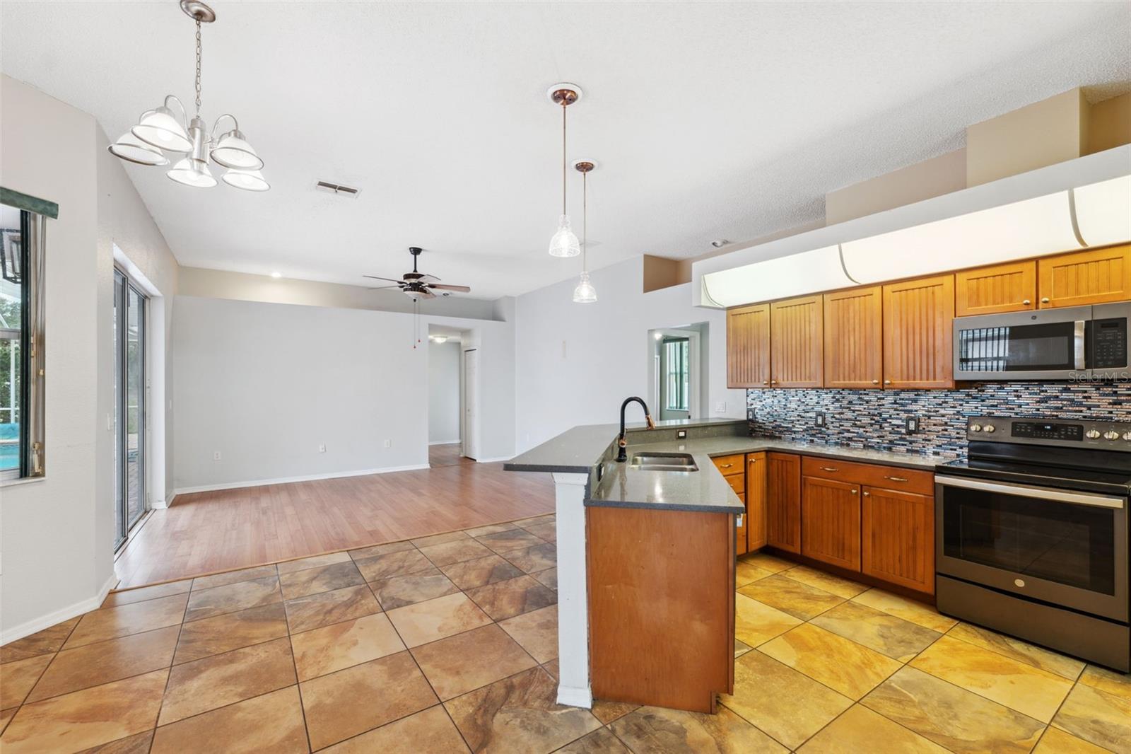 9104 WATER HAZARD DR — photo 15