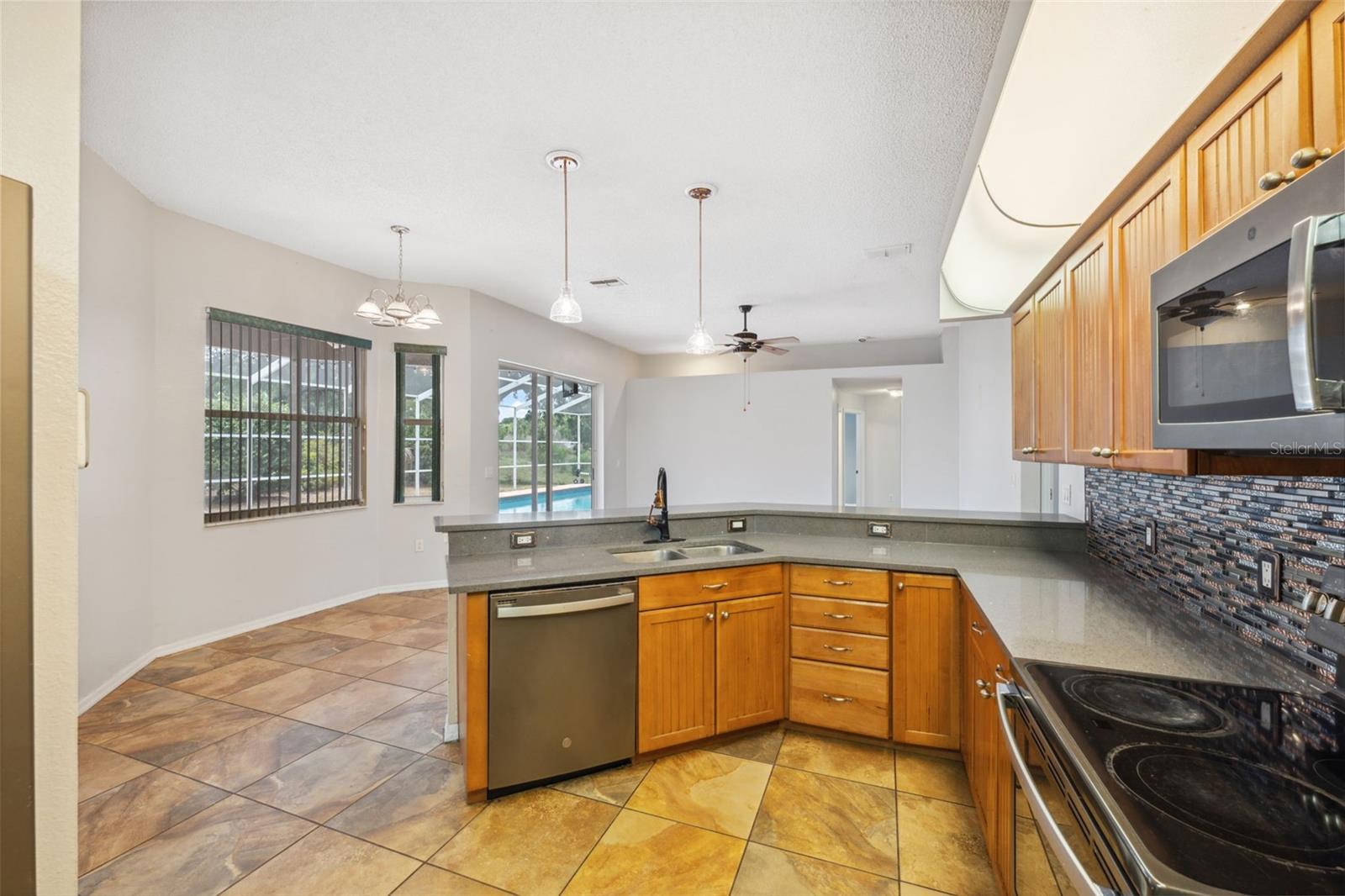 9104 WATER HAZARD DR — photo 18