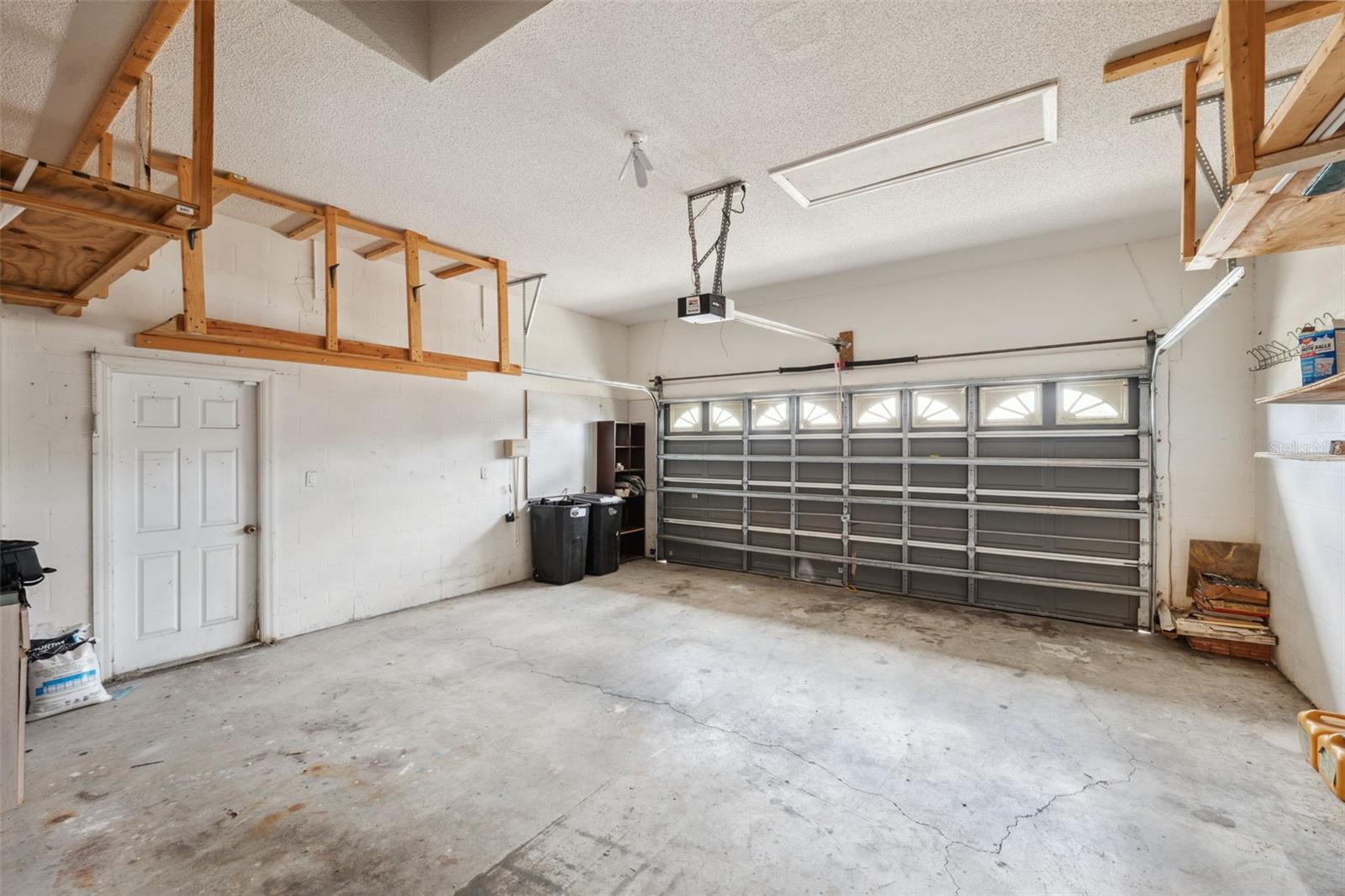 9104 WATER HAZARD DR — photo 46