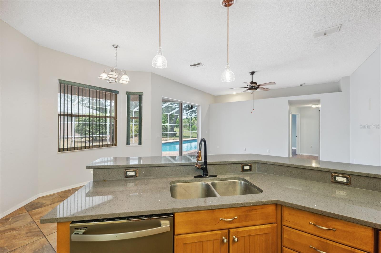 9104 WATER HAZARD DR — photo 17