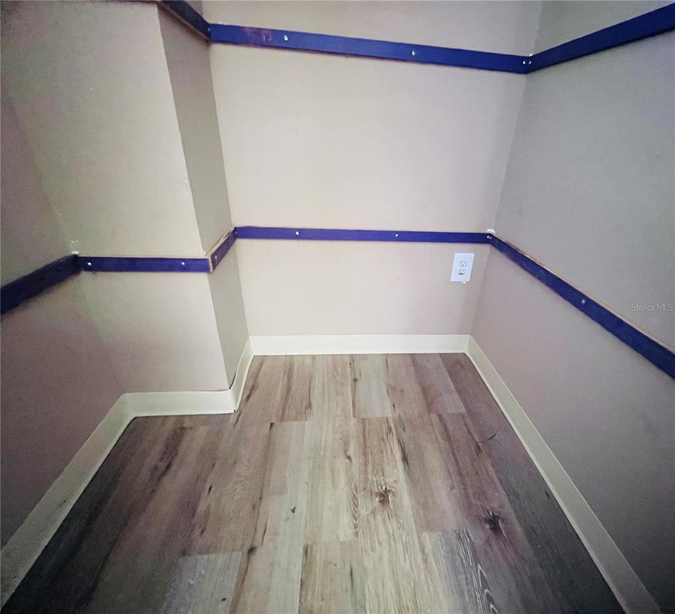 6935 RIDGE RD — photo 12