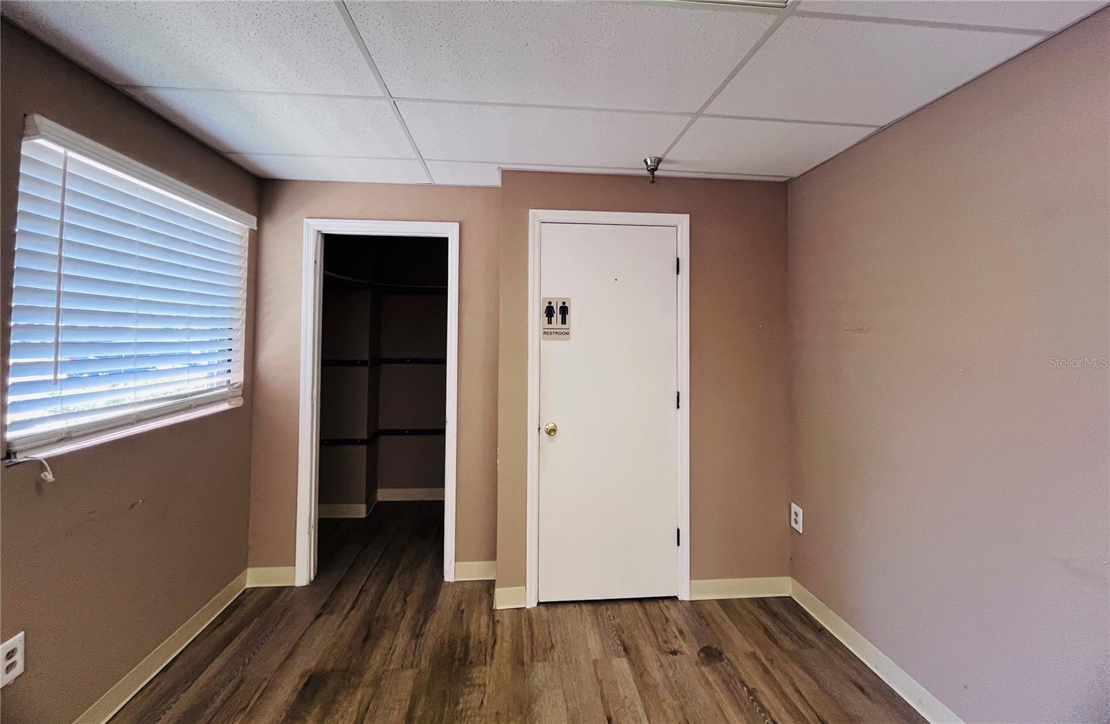 6935 RIDGE RD — photo 10