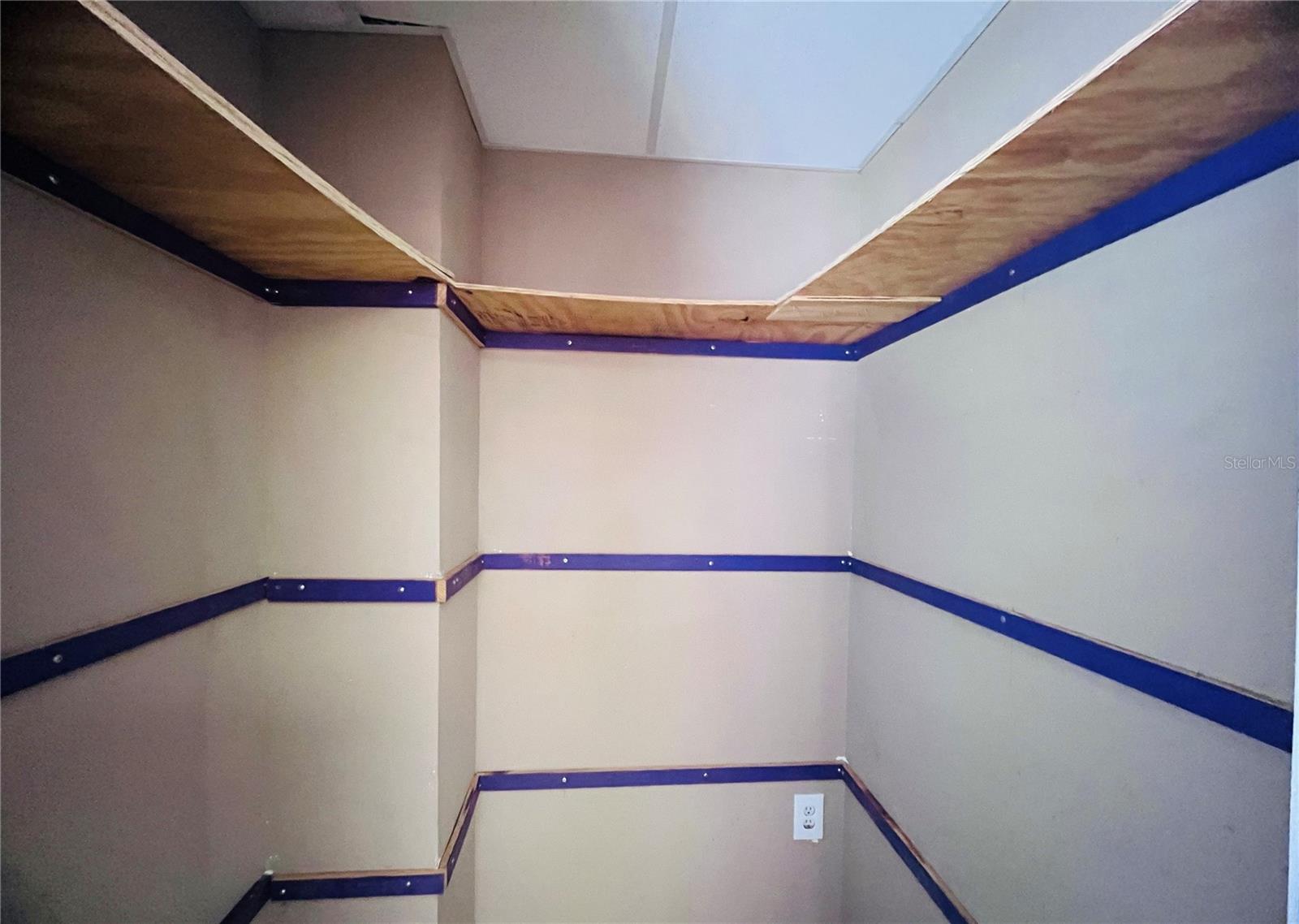 6935 RIDGE RD — photo 13