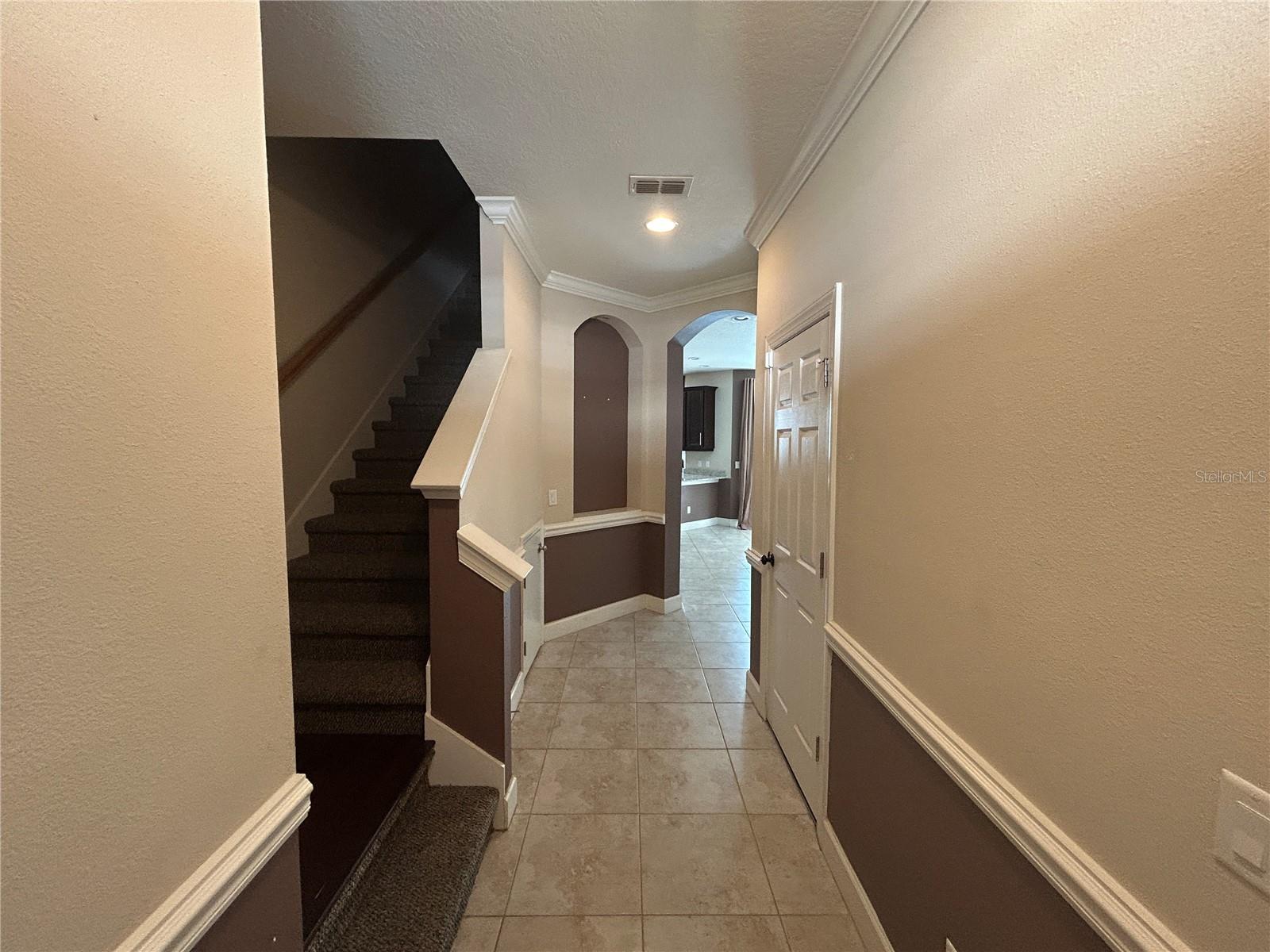 403 E TUSCAN LN E — photo 2
