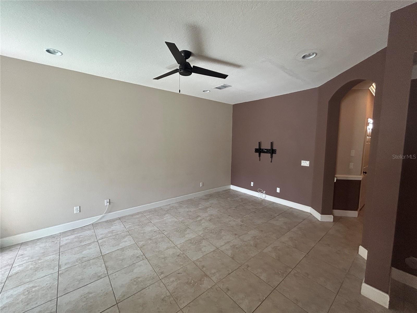 403 E TUSCAN LN E — photo 3