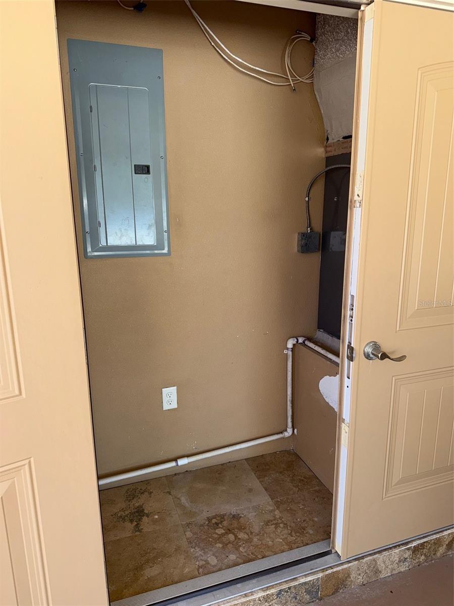 833 LANTANA AVE — photo 14