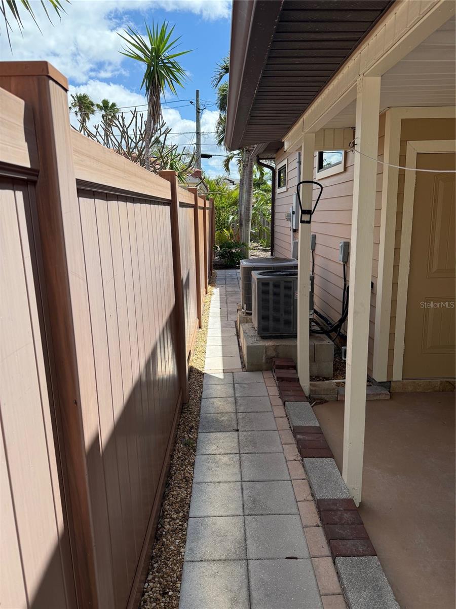 833 LANTANA AVE — photo 12