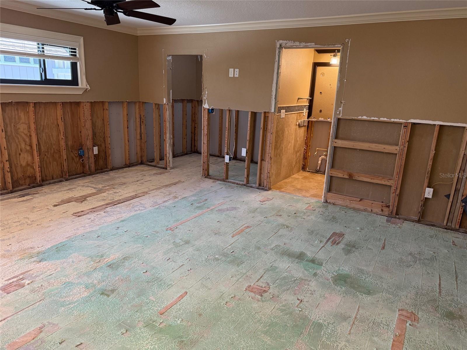 833 LANTANA AVE — photo 25