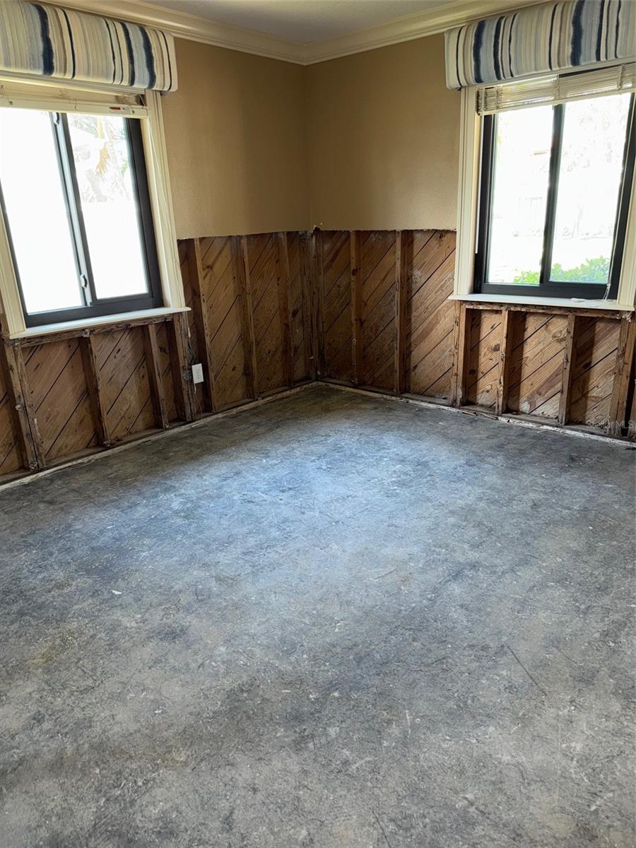 833 LANTANA AVE — photo 32