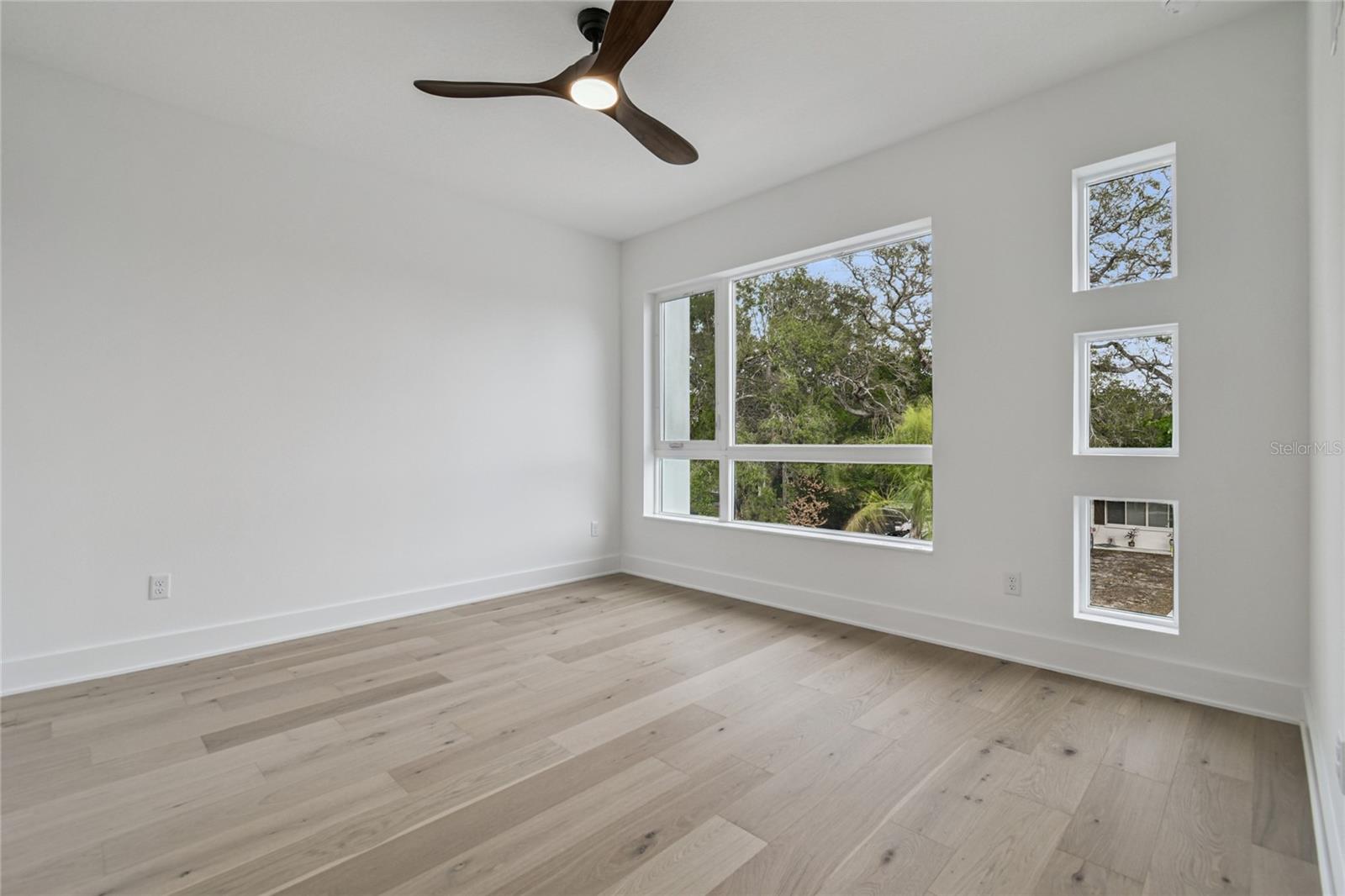 5406 N PERSHING PL — photo 39