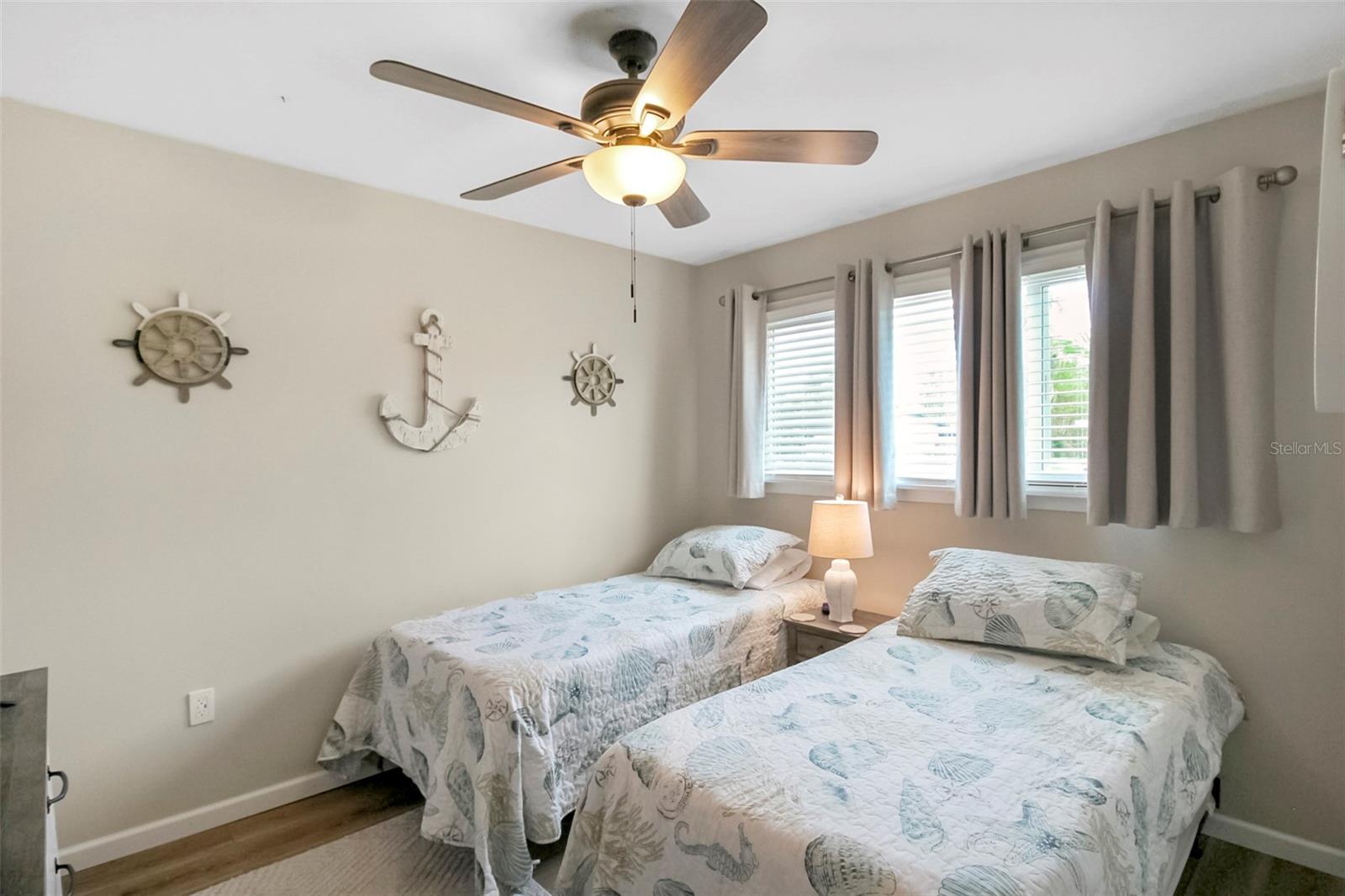 5824 WILDWOOD AVE — photo 24