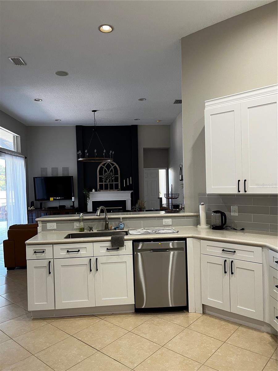 7742 CAMDEN HARBOUR DR — photo 5
