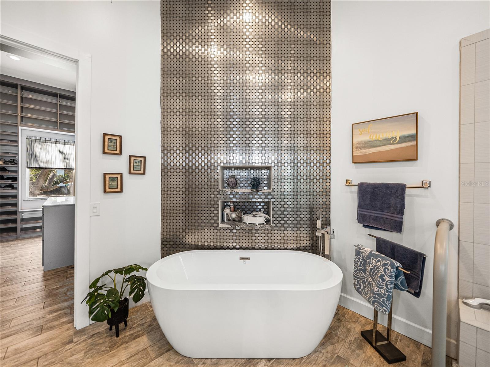 3484 SHORE DR — photo 32