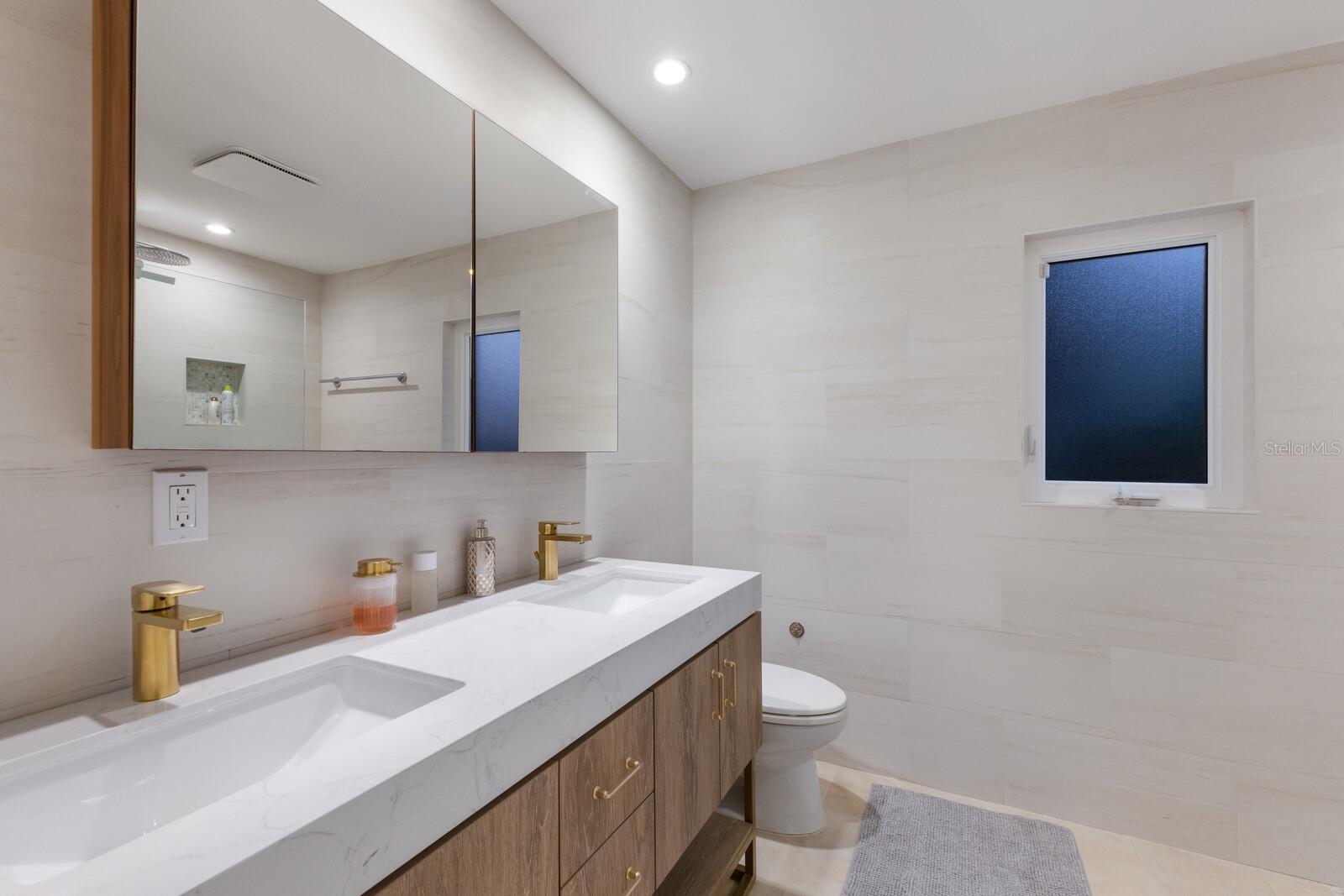 238 ISLAND CIR — photo 32