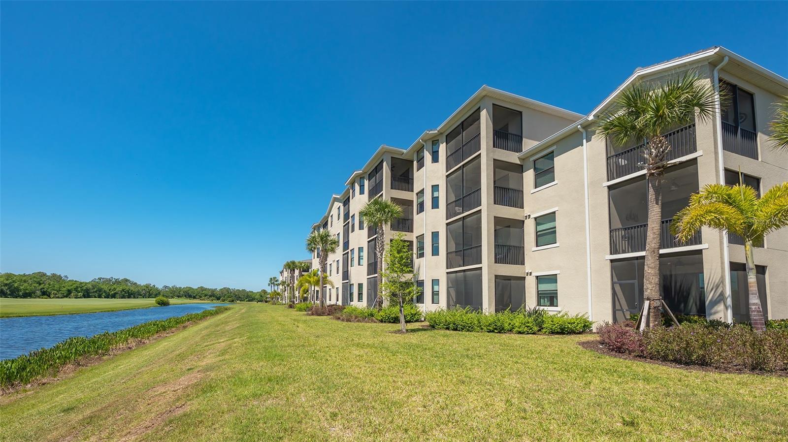 17902 GAWTHROP DR #402 — photo 35