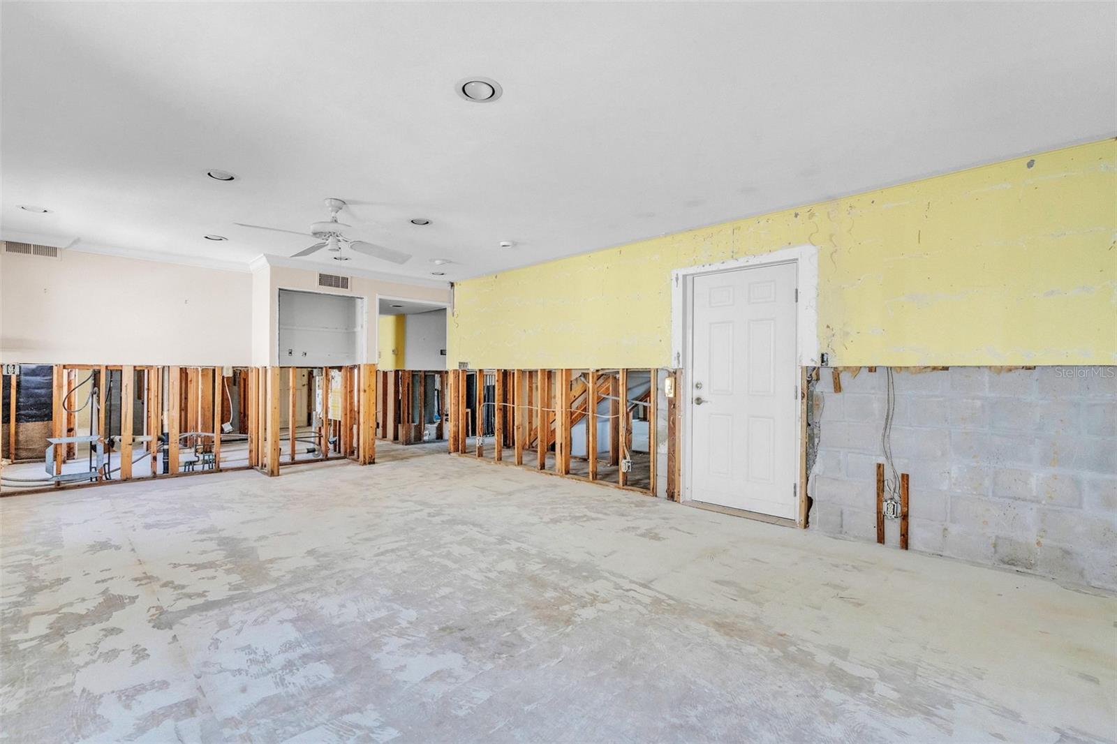 1058 ELDORADO AVE — photo 89