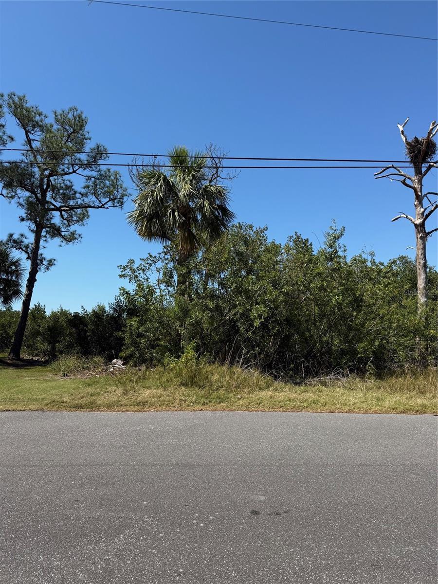 SEA BREEZE DR — photo 2