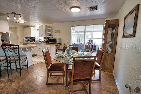 1 CAROLL CIR — photo 8