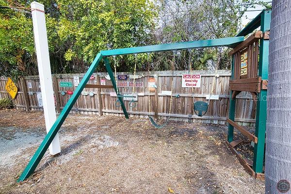 1 CAROLL CIR — photo 23