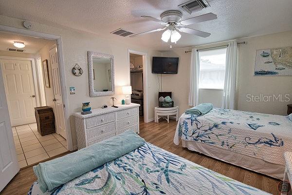 1 CAROLL CIR — photo 18
