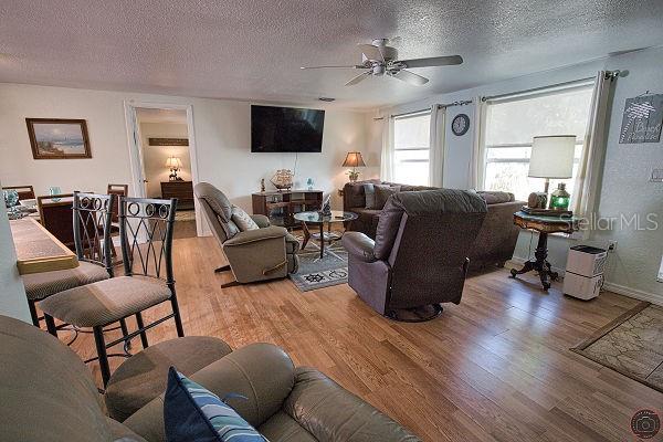 1 CAROLL CIR — photo 6